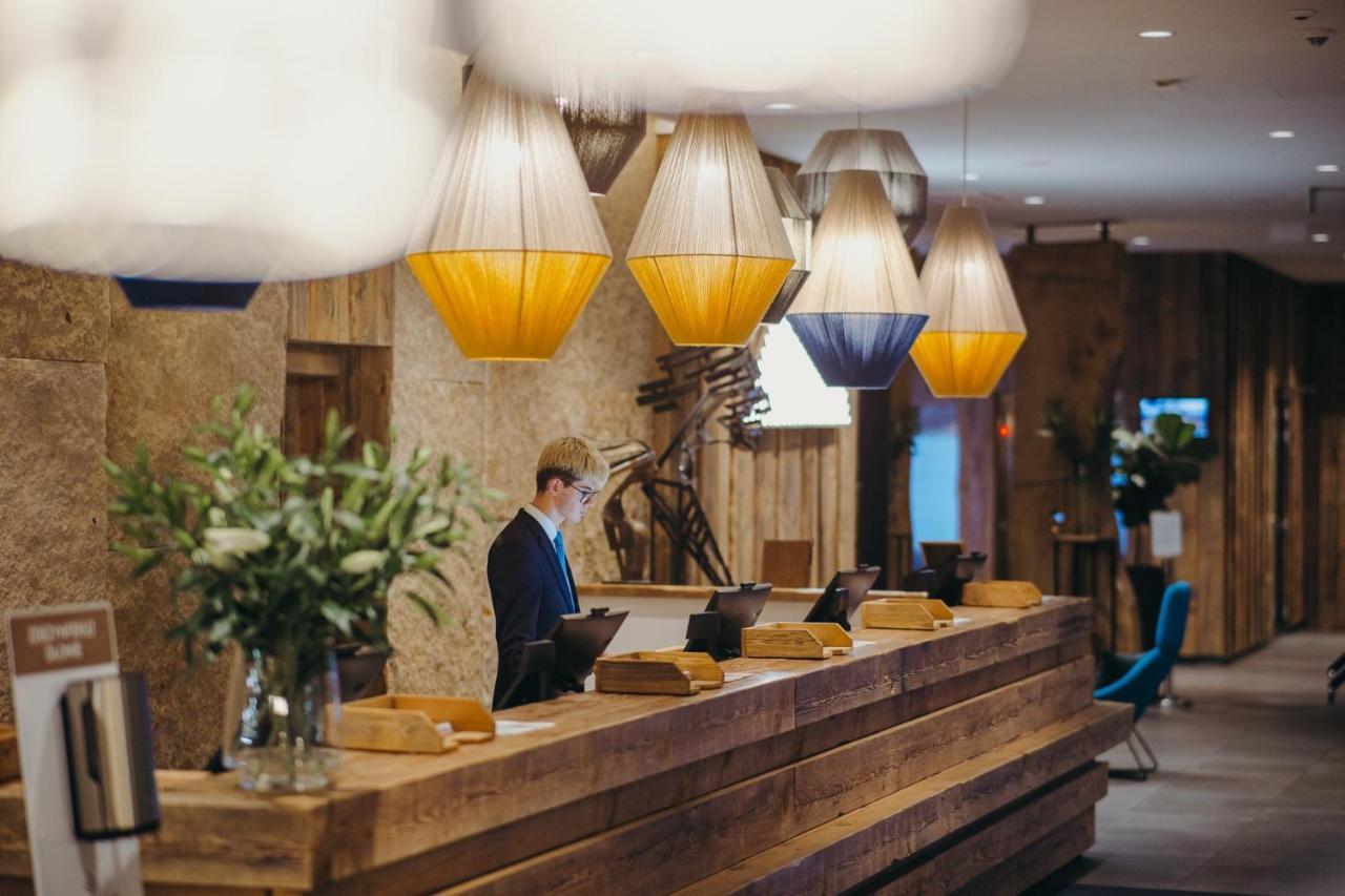 Platinum Mountain Hotel&Spa 스클라르스카포렘바 외부 사진 Reception desk at the hotel
