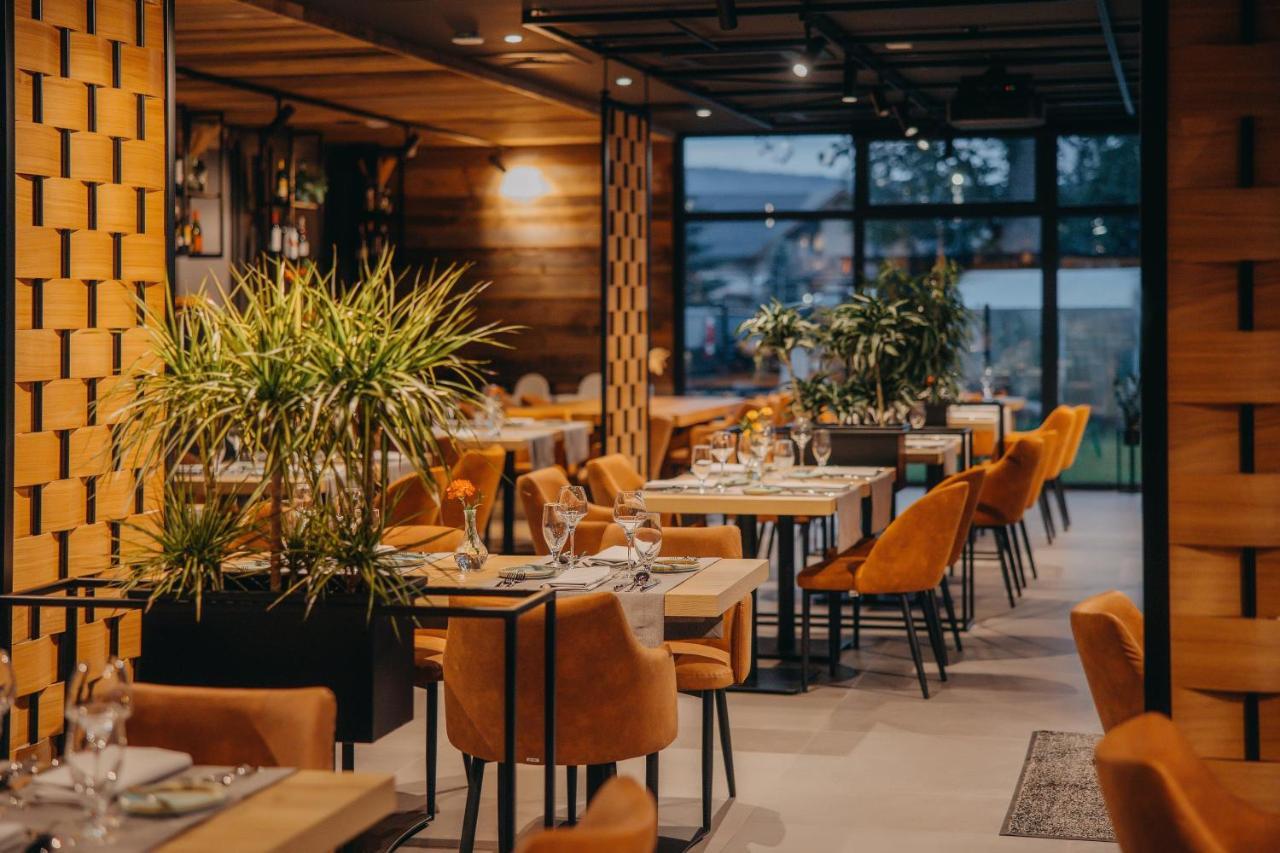 Platinum Mountain Hotel&Spa 스클라르스카포렘바 외부 사진 Restaurant interior