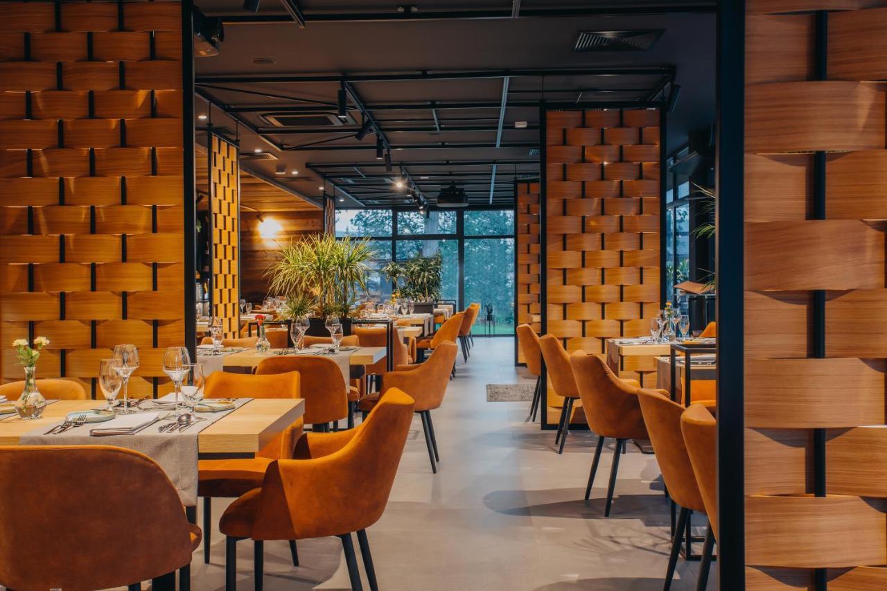 Platinum Mountain Hotel&Spa 스클라르스카포렘바 외부 사진 Restaurant in the hotel