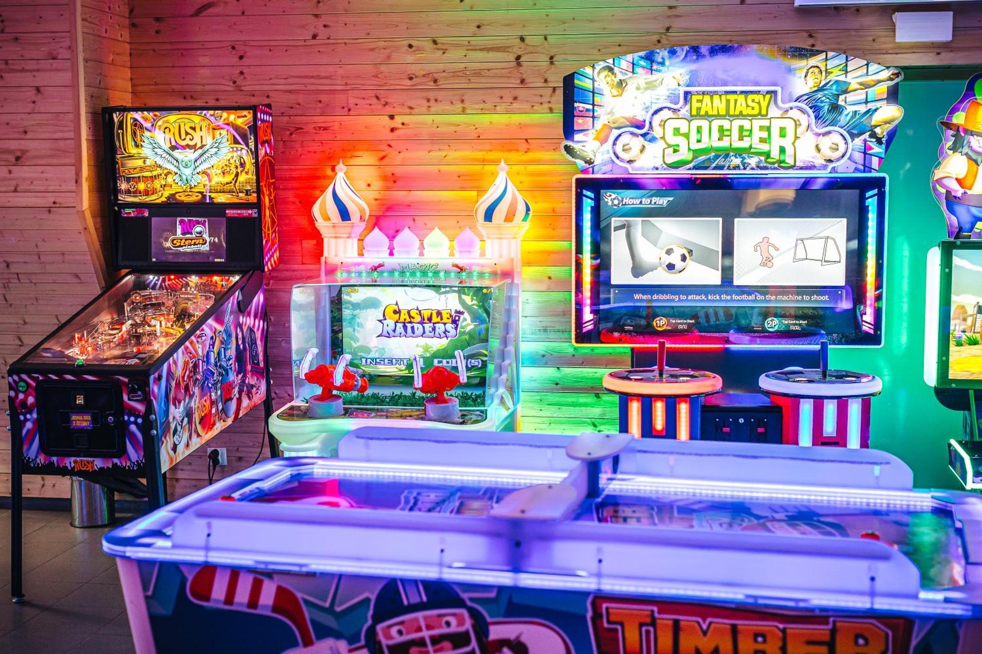 Platinum Mountain Hotel&Spa 스클라르스카포렘바 외부 사진 Air hockey table